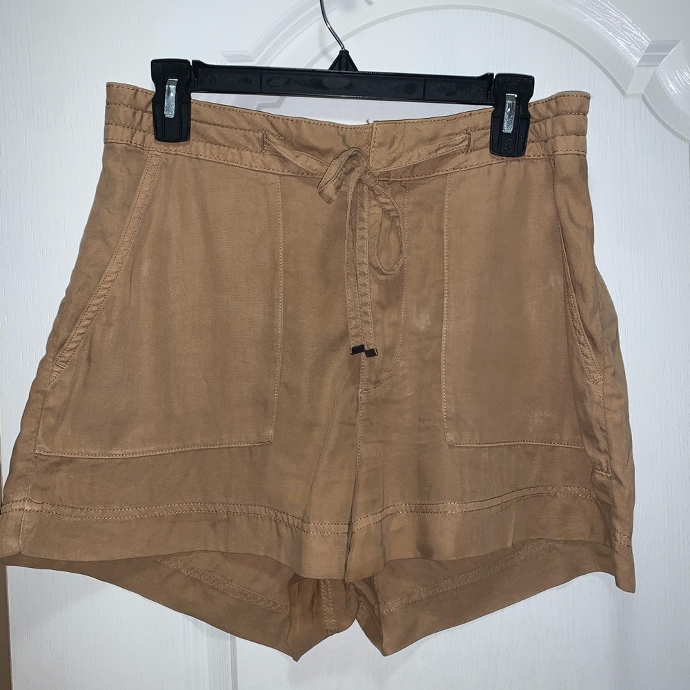 Shorts - Picture 2 of 4